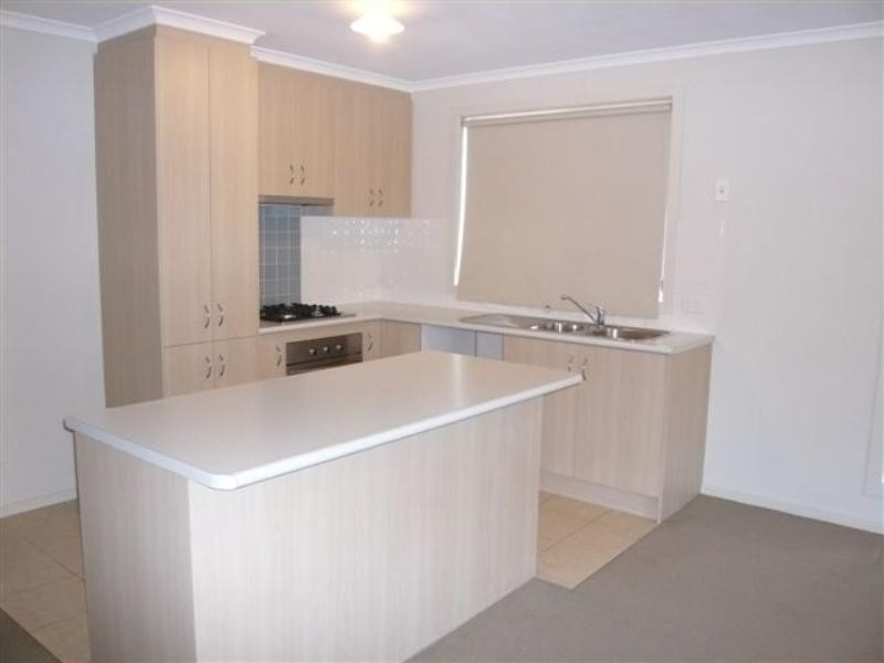 33 Lakeside Drive, Andrews Farm SA 5114