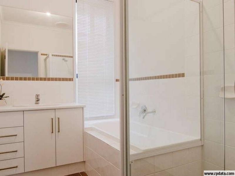 10 Weira Street, Mawson Lakes SA 5095