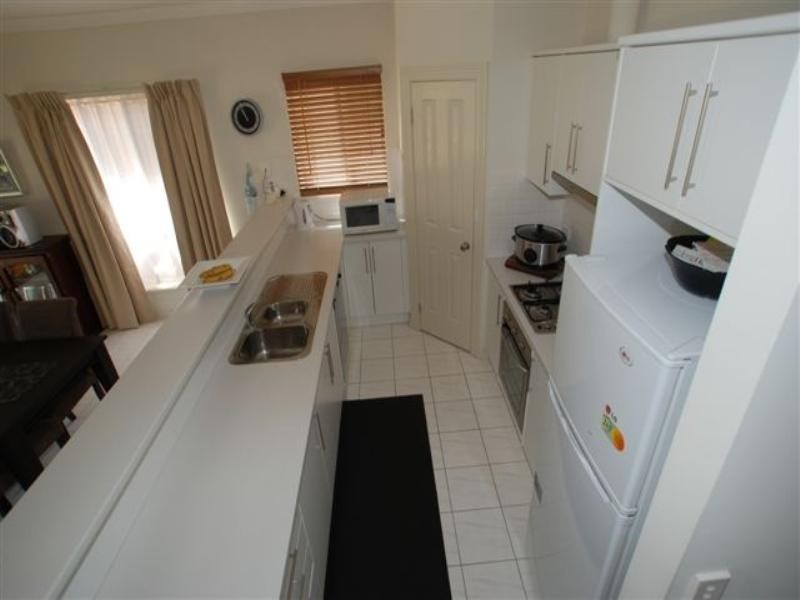 16 Leander Crescent, Greenacres SA 5086