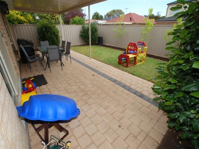 16 Leander Crescent, Greenacres SA 5086