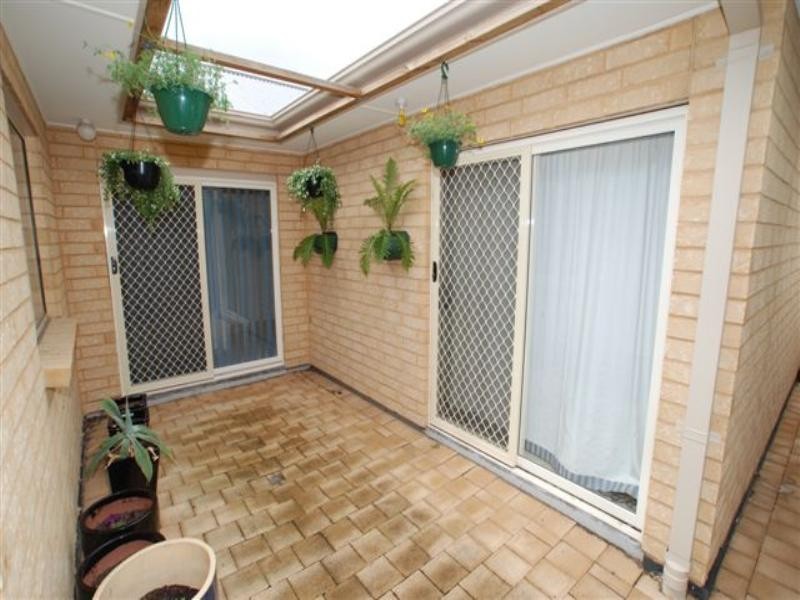 16 Leander Crescent, Greenacres SA 5086