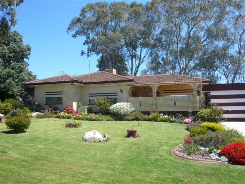 8 Robin Terrace, Hope Valley SA 5090