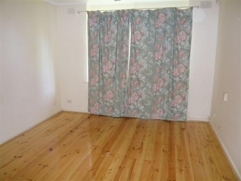 8 Crozier Avenue, Modbury SA 5092