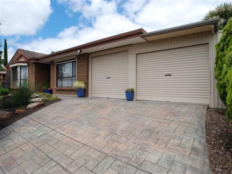 31 Burford Crescent, Redwood Park SA 5097