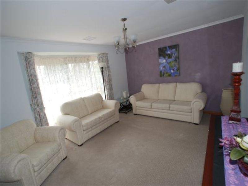 31 Burford Crescent, Redwood Park SA 5097