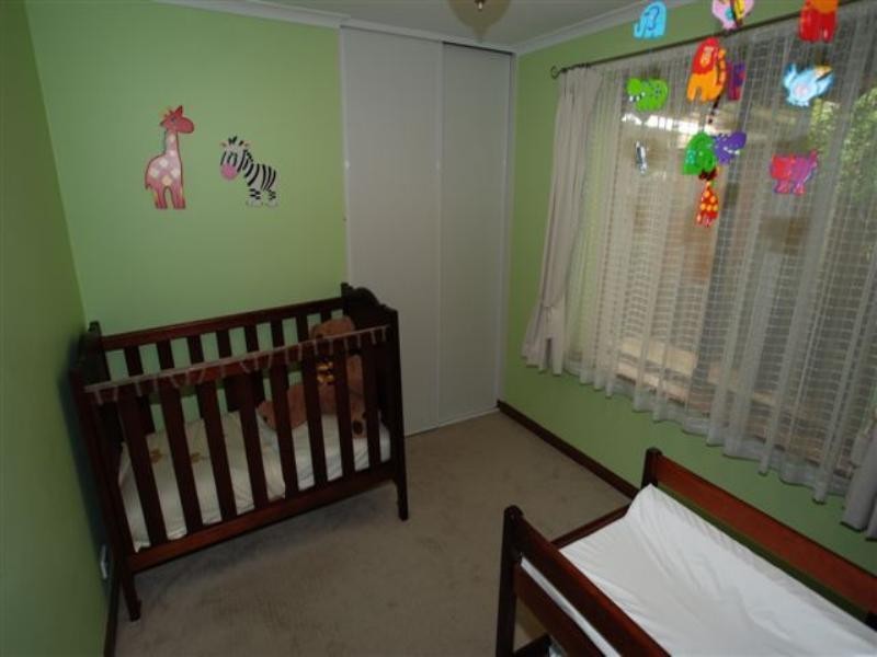 31 Burford Crescent, Redwood Park SA 5097