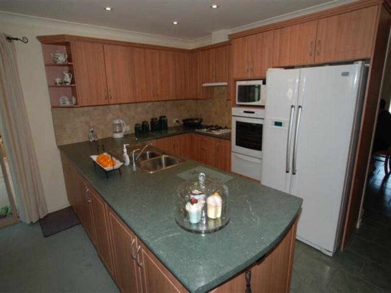 12 Holmeswood Court, Para Hills West SA 5096