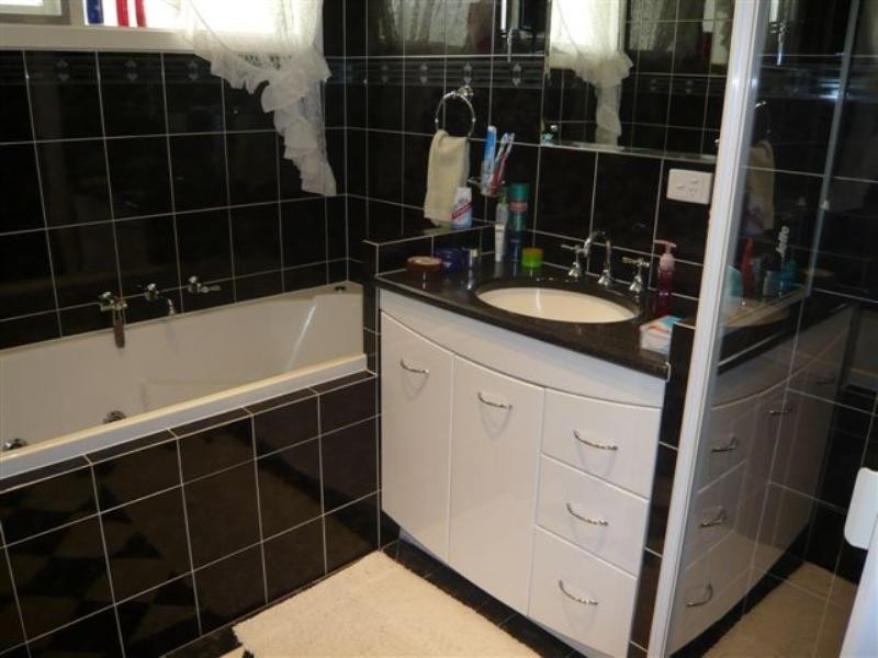 3 Maves Road, Para Hills SA 5096