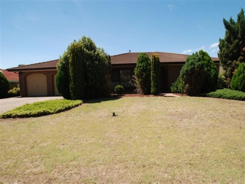 26 Trevithick Crescent, Redwood Park SA 5097