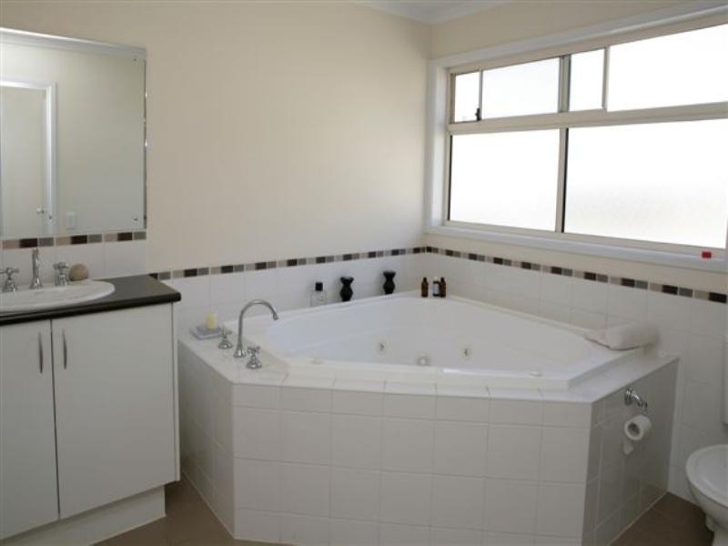 18 Mariner Avenue, Seacliff Park SA 5049