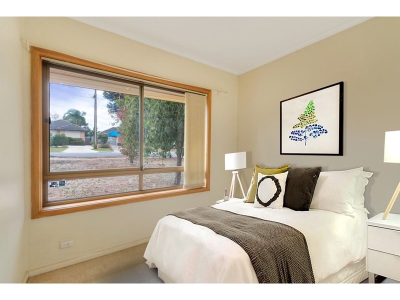 17 Morris Drive, Valley View SA 5093