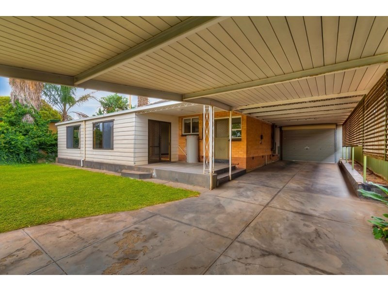 17 Morris Drive, Valley View SA 5093