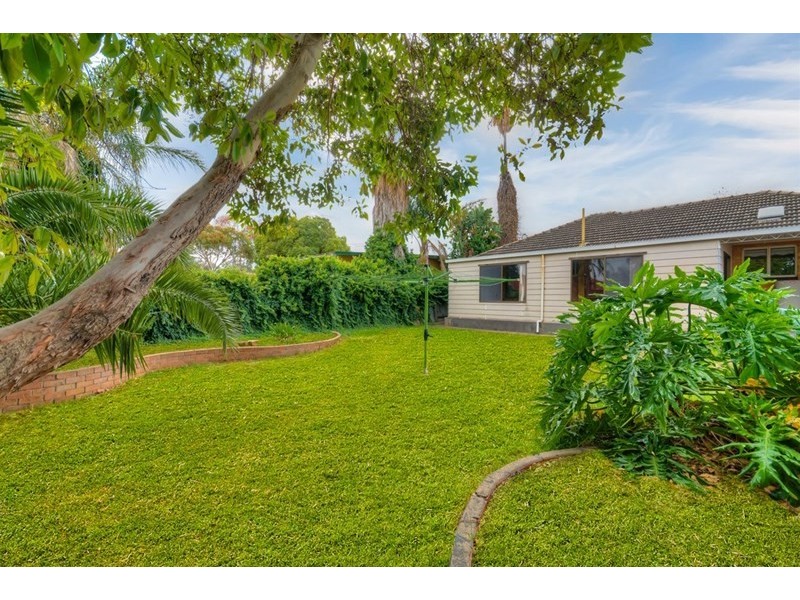 17 Morris Drive, Valley View SA 5093