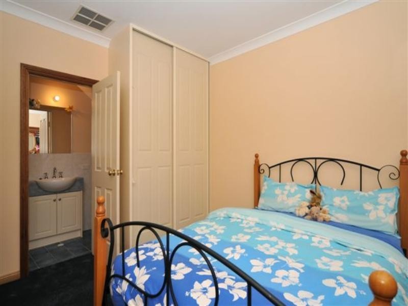 16 Bartlett Court, Golden Grove SA 5125