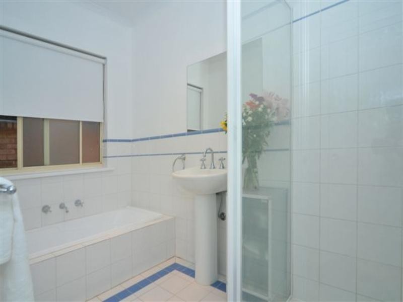 16 Trenoweth Close, Greenwith SA 5125