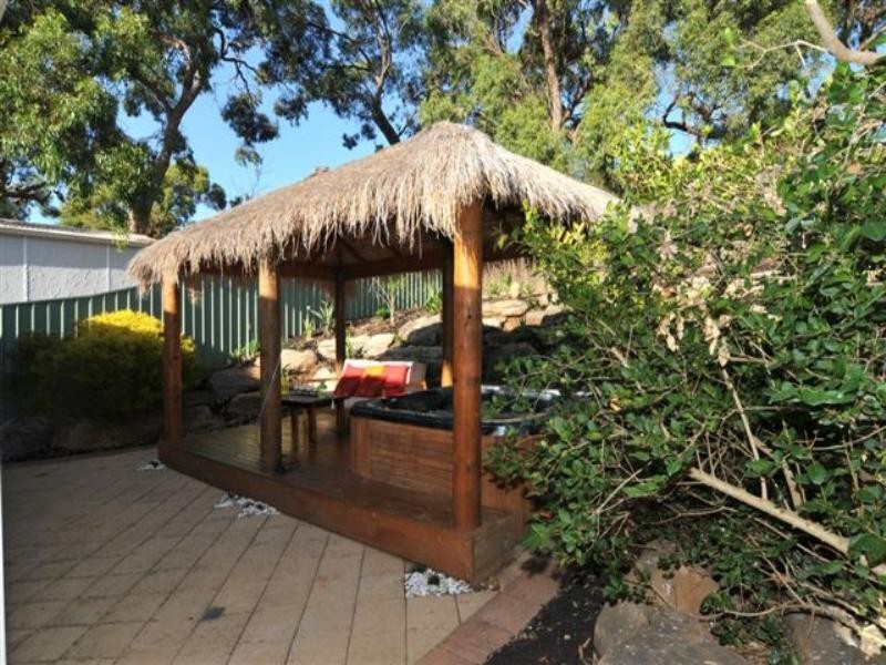 16 Trenoweth Close, Greenwith SA 5125