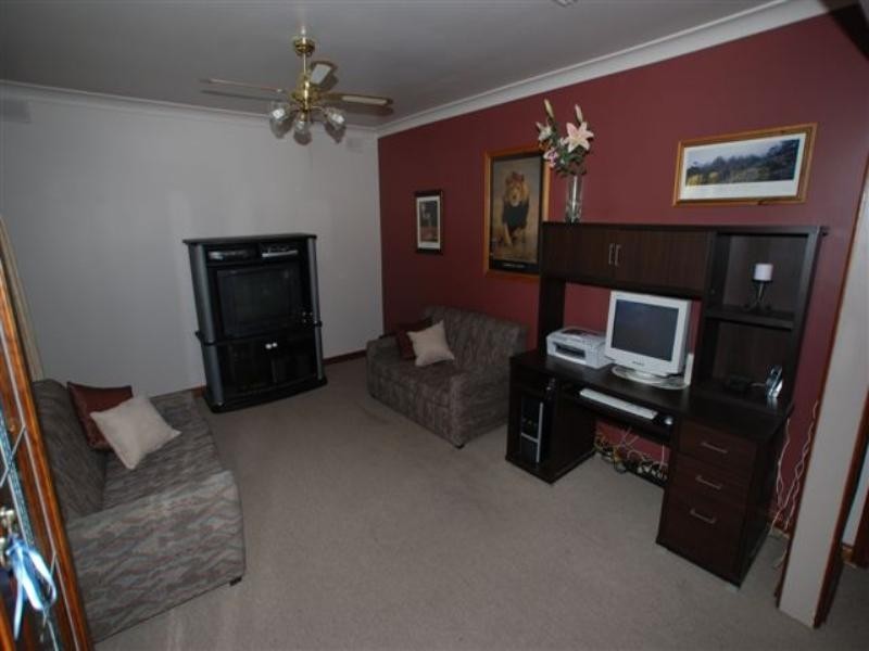 16 Sherwood Drive, Redwood Park SA 5097