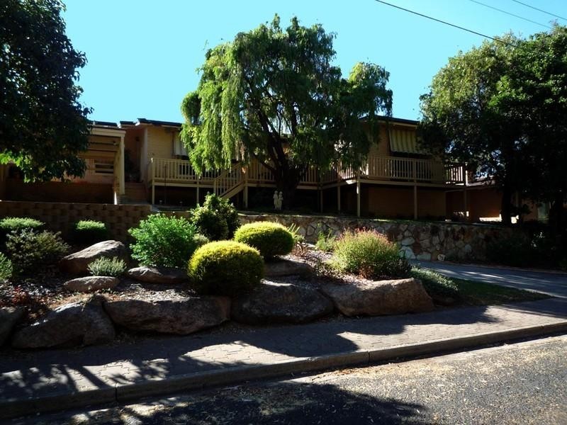 52 Down Drive, Valley View SA 5093