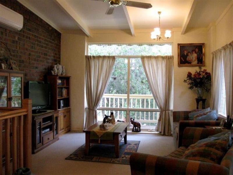 52 Down Drive, Valley View SA 5093