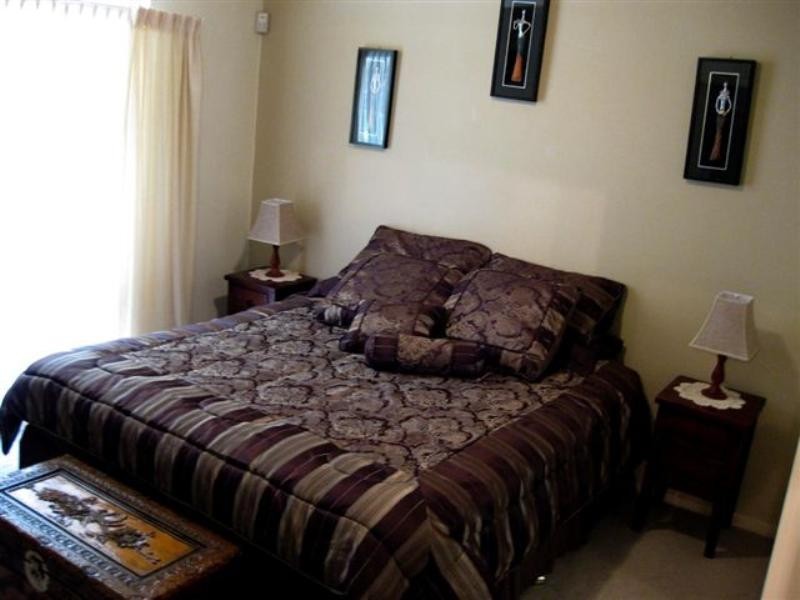 52 Down Drive, Valley View SA 5093