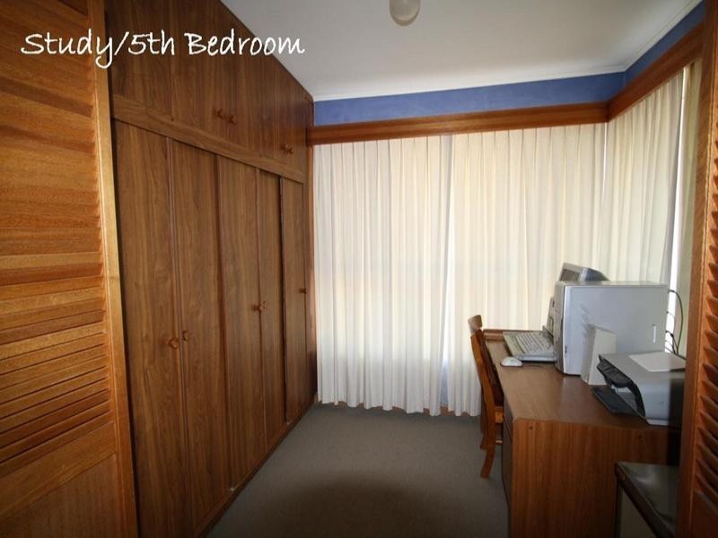 10 Karyn Place, Ridgehaven SA 5097