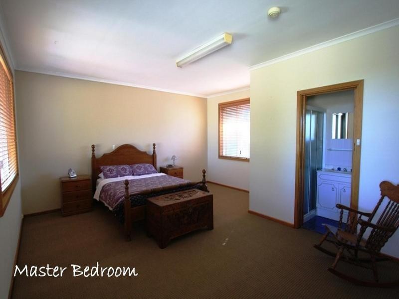 10 Karyn Place, Ridgehaven SA 5097