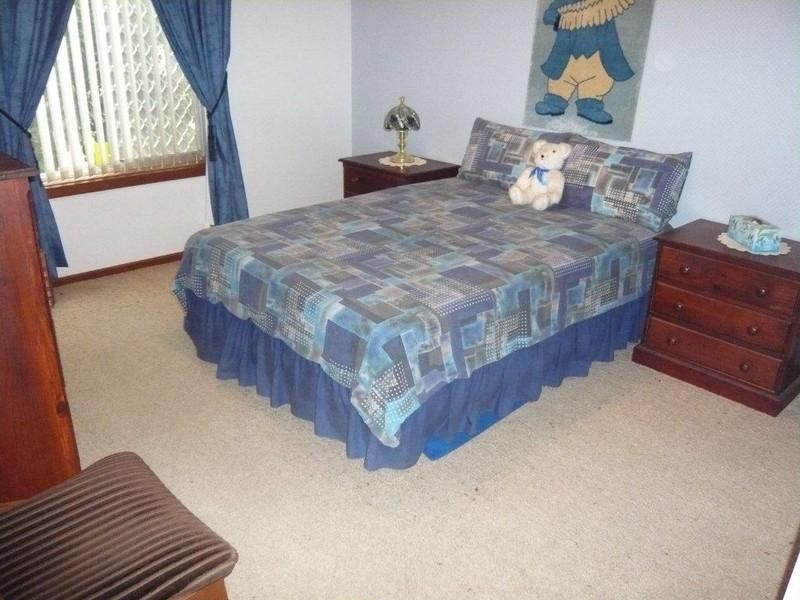 8 Woodstock Avenue, Valley View SA 5093