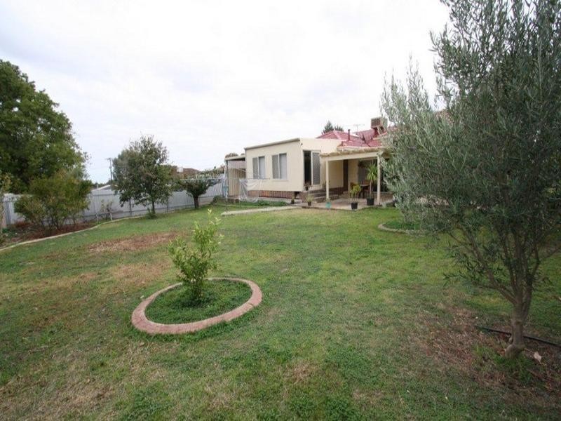 5 George Avenue, Valley View SA 5093