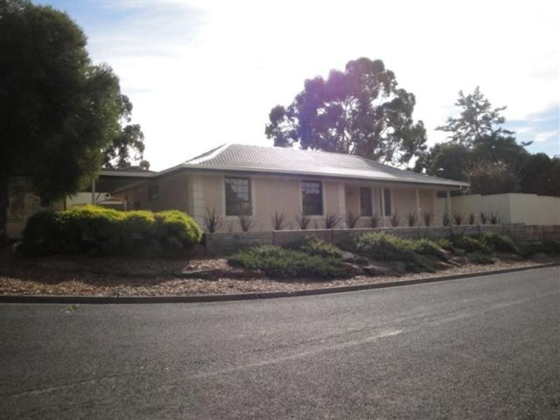 11 Farm Drive, Redwood Park SA 5097