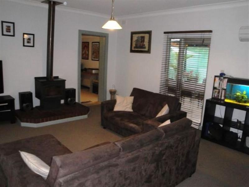 18 Harris Road, Redwood Park SA 5097