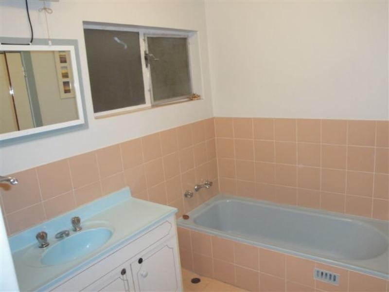 18 Harris Road, Redwood Park SA 5097