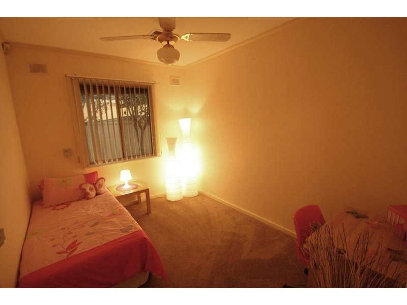 16 Kelly Road, Valley View SA 5093