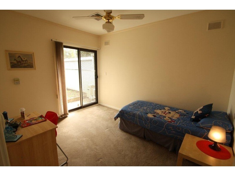 16 Kelly Road, Valley View SA 5093