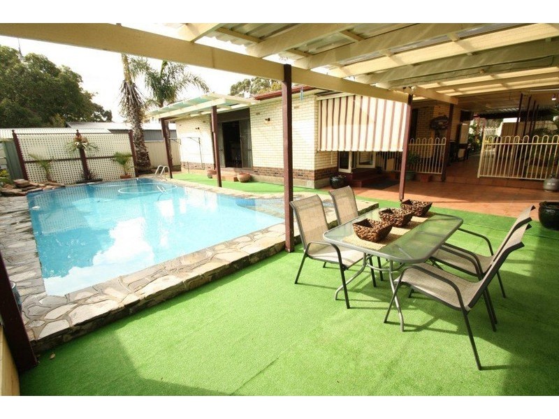 16 Kelly Road, Valley View SA 5093