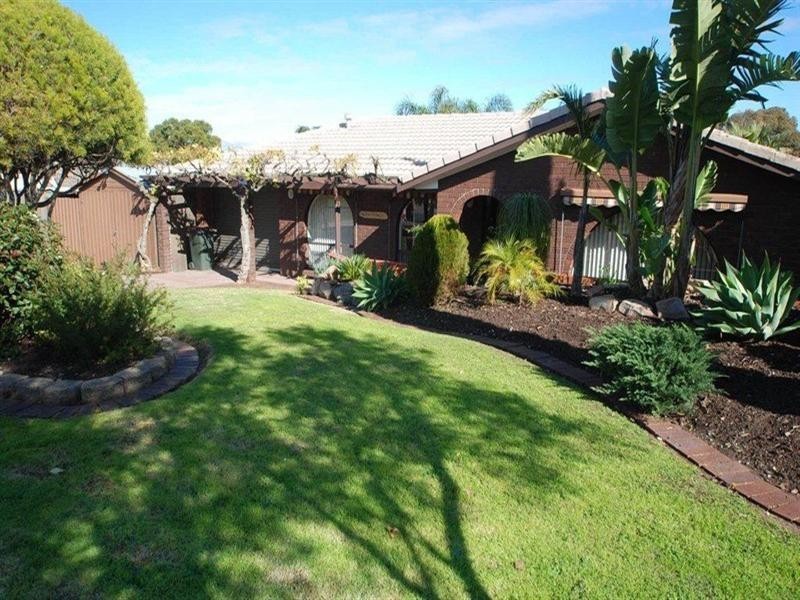 4 Plover Avenue, Modbury Heights SA 5092