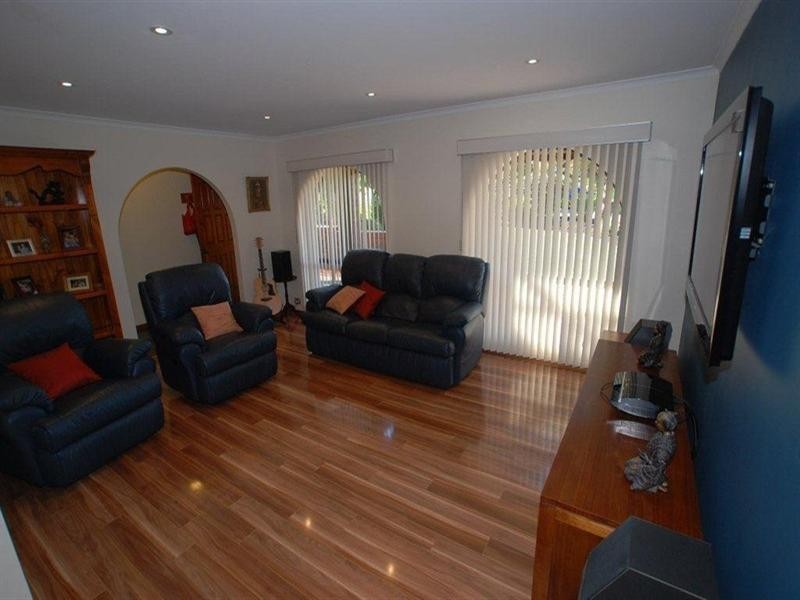 4 Plover Avenue, Modbury Heights SA 5092