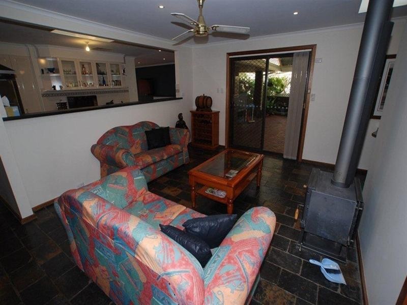 4 Plover Avenue, Modbury Heights SA 5092