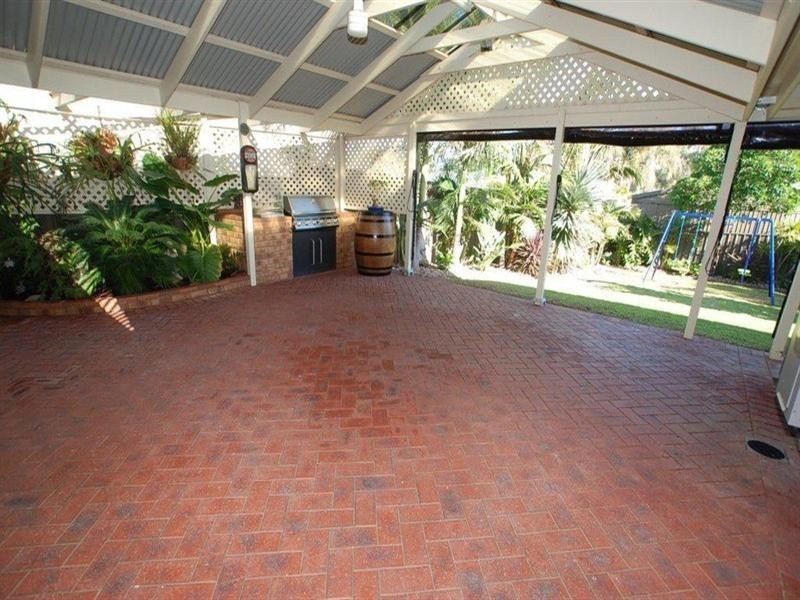 4 Plover Avenue, Modbury Heights SA 5092