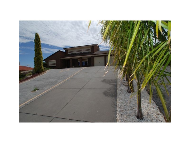 5 Hampton Court, Hillbank SA 5112