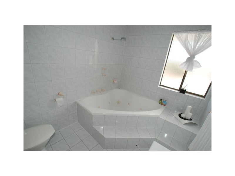 5 Hampton Court, Hillbank SA 5112