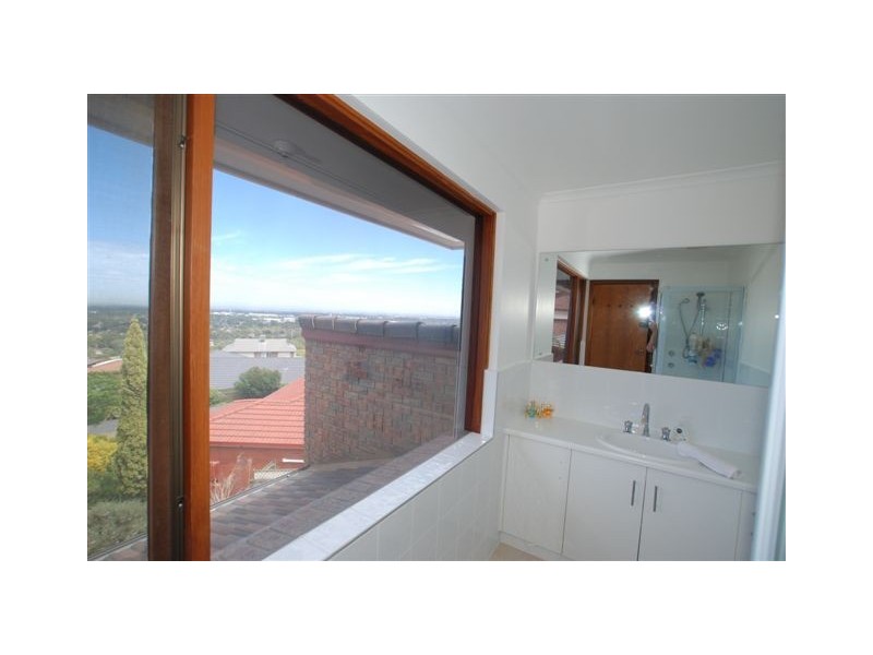 5 Hampton Court, Hillbank SA 5112