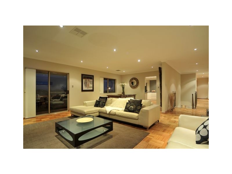 8 Diane Court, Golden Grove SA 5125