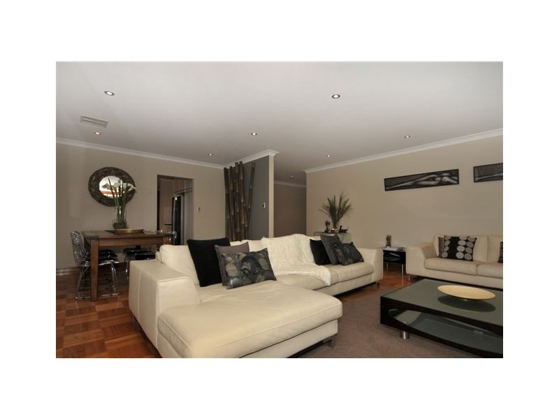 8 Diane Court, Golden Grove SA 5125