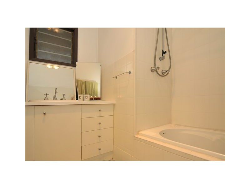 9 Sixth Street, Wingfield SA 5013