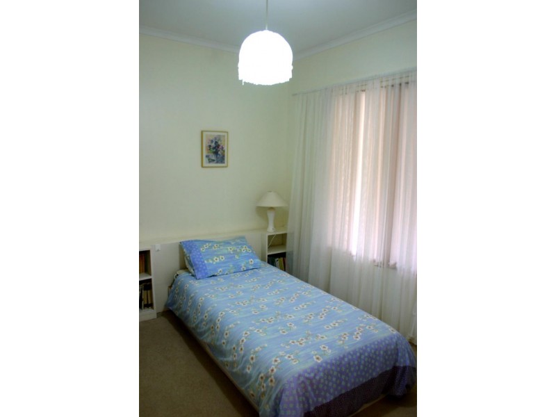 5 Maidos Grove, Valley View SA 5093