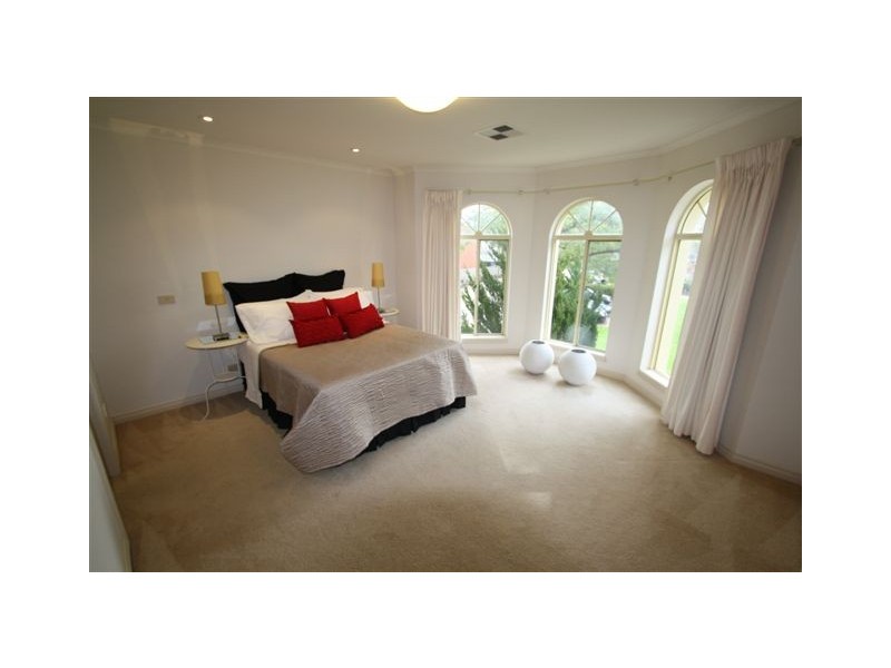 2 Elm Lane, Glenside SA 5065