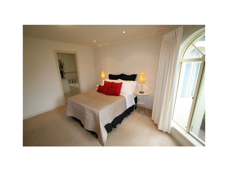 2 Elm Lane, Glenside SA 5065