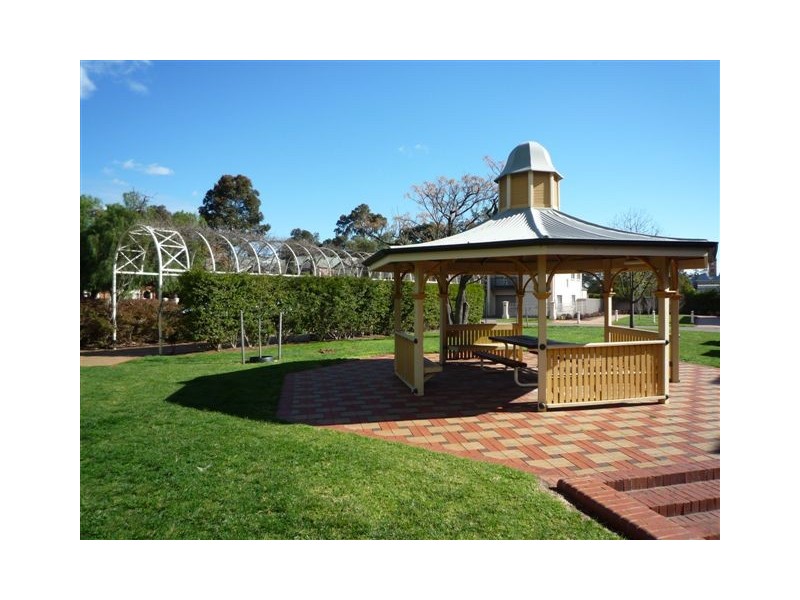 2 Elm Lane, Glenside SA 5065