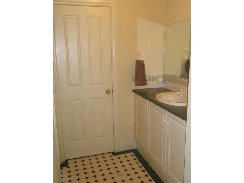 27 Hampton Drive, Oakden SA 5086