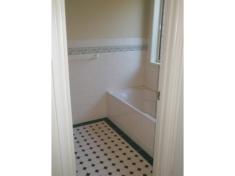 27 Hampton Drive, Oakden SA 5086